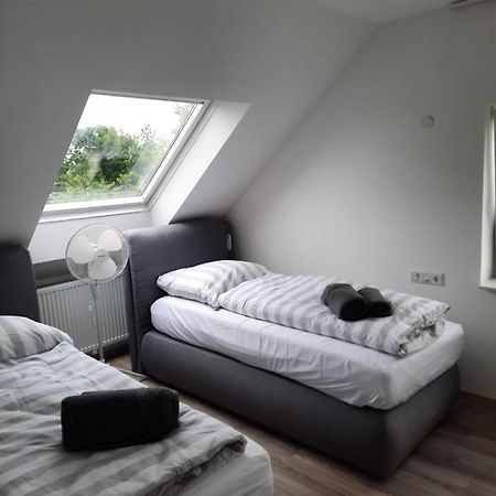 Ferienwohnung Apartment - Free Parking - Wifi - Kitchen Essen Luaran gambar