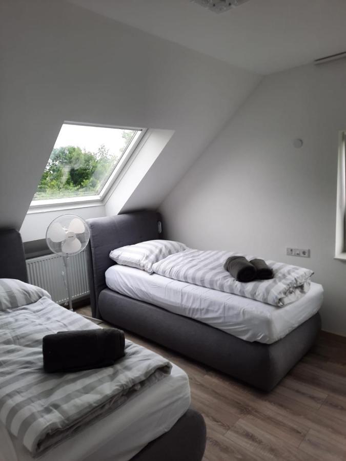 Ferienwohnung Apartment - Free Parking - Wifi - Kitchen Essen Luaran gambar